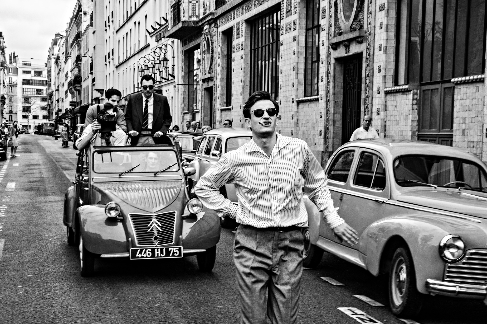 Scena di Nouvelle Vague di Richard Linklater durante le riprese in strada